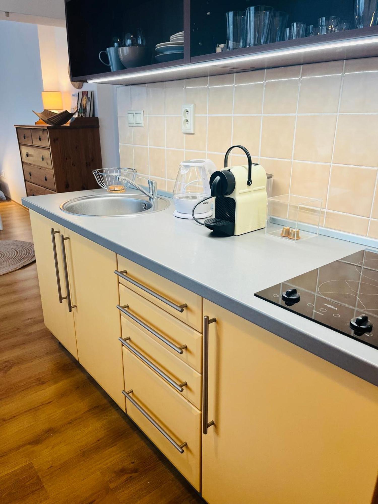 Charming Studio In The Old Town Apartment Братислава Екстериор снимка