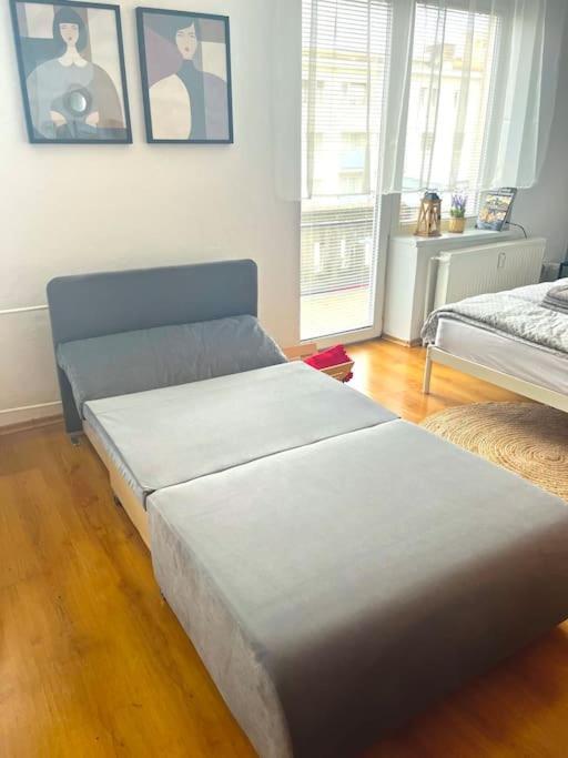 Charming Studio In The Old Town Apartment Братислава Екстериор снимка