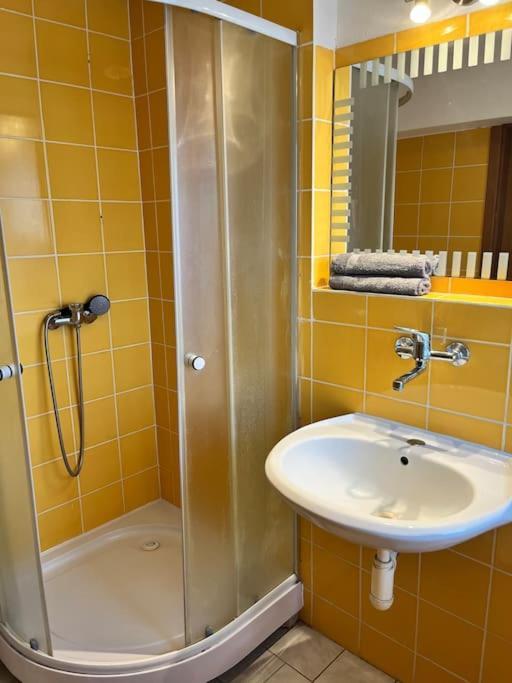Charming Studio In The Old Town Apartment Братислава Екстериор снимка